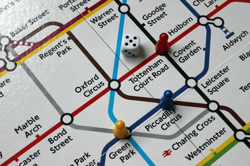Bản đồ tàu điện ngầm London có ghim đánh dấu điểm đến