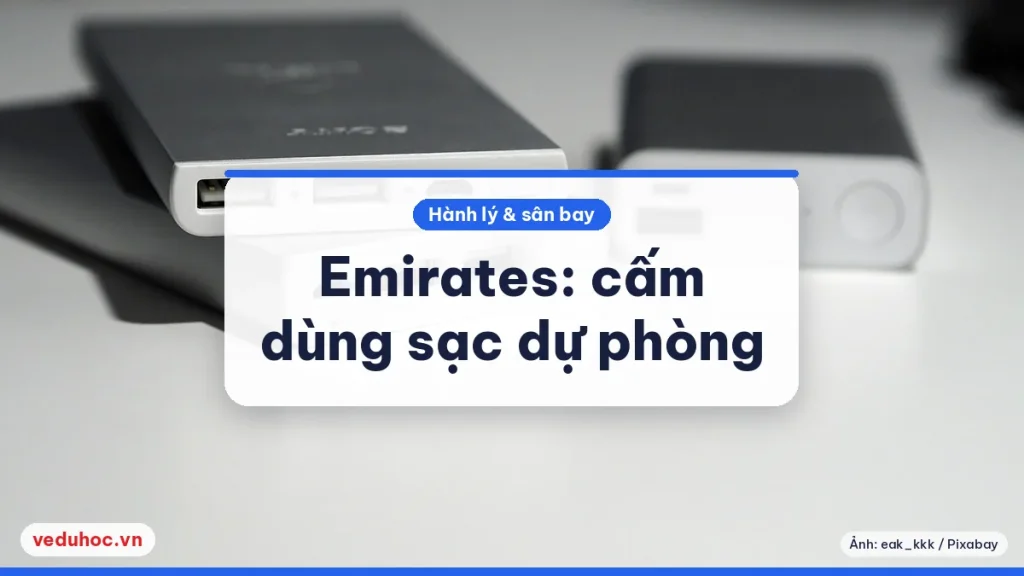 Ba cục sạc dự phòng màu trắng và xám xếp cạnh nhau, minh hoạ quy định mang sạc dự phòng lên máy bay