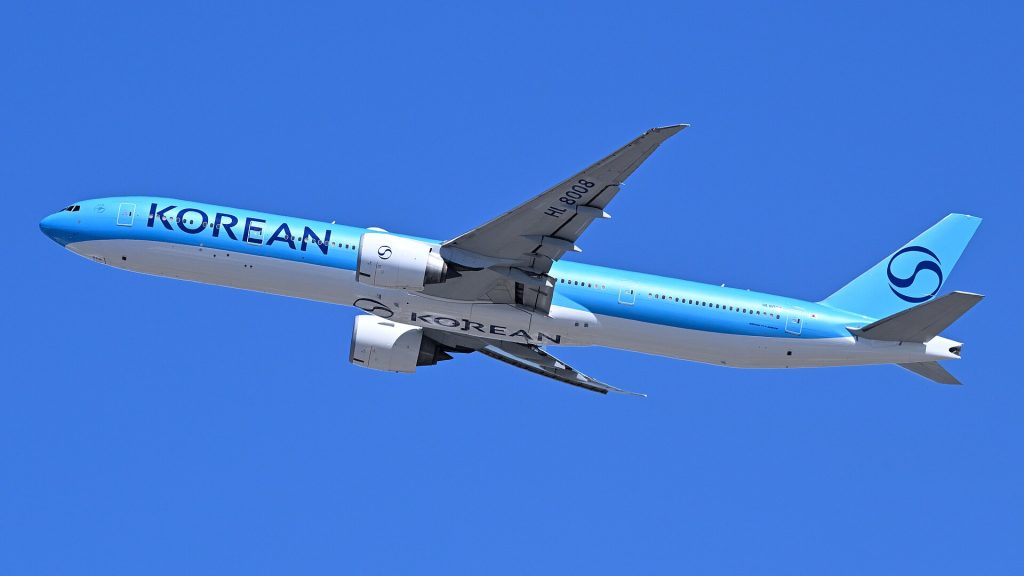 Máy bay của các hãng quốc tế bay đến Việt Nam: Korean Air, Asiana, JAL, ANA, Singapore Airlines, Qatar, Emirates, Turkish, Cathay
