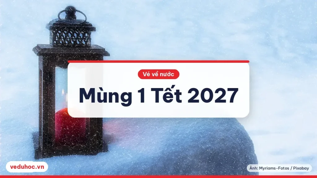 Chiếc đèn lồng nhỏ có nến đỏ đặt trên nền tuyết trắng, gợi mốc ngày Tết đầu năm